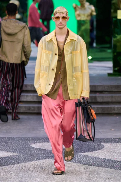 Look 7